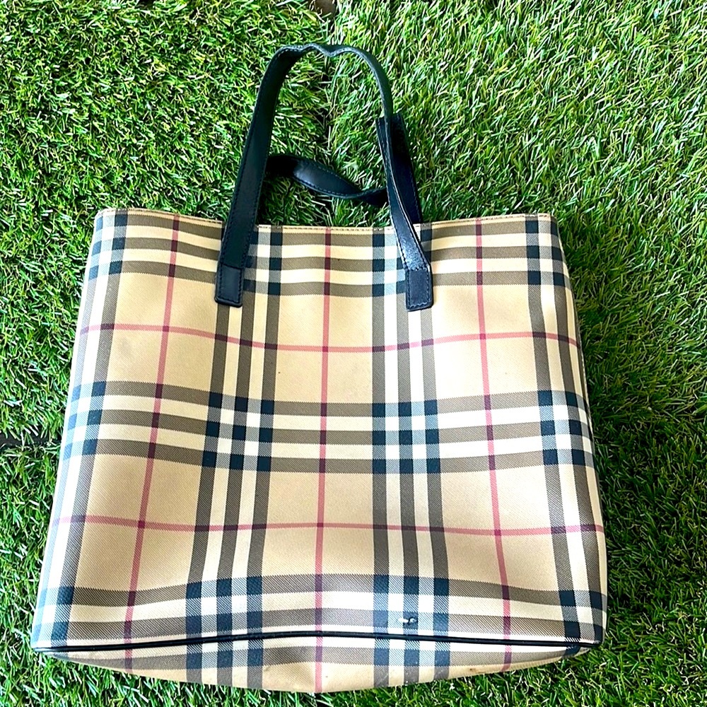 Burberry (AUTHENTIC) print shopper bag